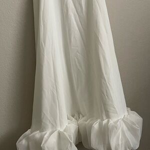 Elegant White Maxi dress